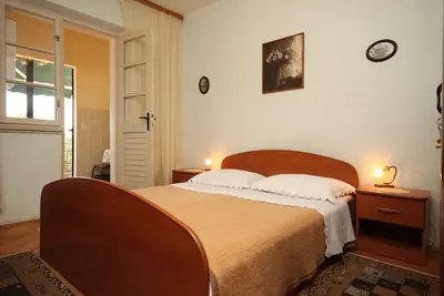 Image de Garçonnière prés de la plage Podgora, Makarska (As-6670-a)