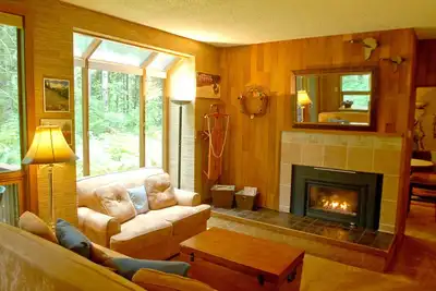 Image de Snowater Condo # 84 - Un grand condo avec un sauna privé et un jacuzzi!