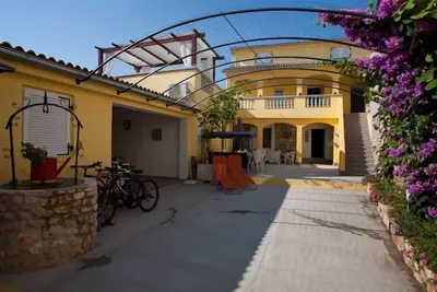 Image de Appartement d'une chambre avec la terrasse Poljana, Ugljan (A-8523-e)