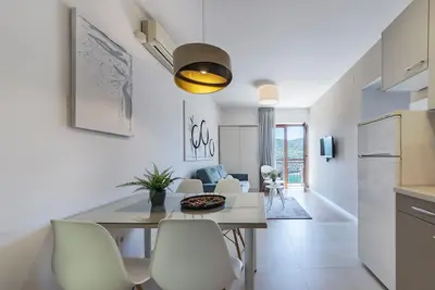 Image de Appartement de deux chambres avec le balcon et la vue sur le mer Rabac, Labin (A-3011-b)