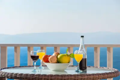 Image de Appartement d'une chambre avec la terrasse et la vue sur le mer Pisak, Omis (A-2827-e)