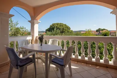 Image de Appartement de deux chambres avec la terrasse Pasman (A-8214-b)