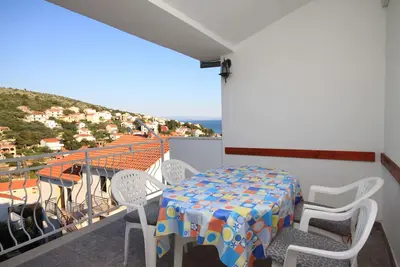 Image de Appartement de deux chambres avec la terrasse et la vue sur le mer Mavarstica, Ciovo (A-8685-a)