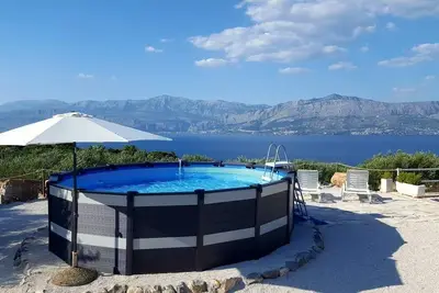 Image de Maison pour la famille avec la piscine Postira, Brac (K-11742)