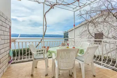 Appartement de deux chambres avec la terrasse et la vue sur le mer Stanici, Omis (A-1028-a)