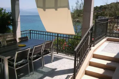 Image de Appartement de deux chambres prés de la plage Baie Donja Krušica, Solta (A-11146-a)
