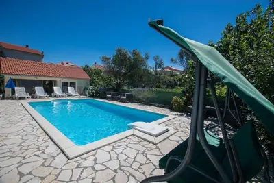 Image de Appartement de deux chambres avec la terrasse Supetarska Draga - Donja, Rab (A-2019-b)