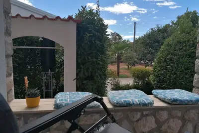 Image de Appartement de deux chambres avec la terrasse Njivice, Krk (A-5320-a)