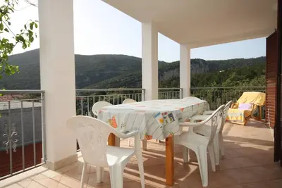 Appartement de deux chambres prés de la plage Baie Pokrivenik, Hvar (A-8673-a)
