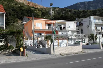 Image de Appartement d'une chambre prés de la plage Duce, Omis (A-5275-c)