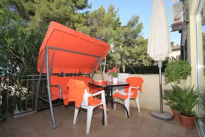 Image de Appartement d'une chambre avec la terrasse et la vue sur le mer Jelsa, Hvar (A-8751-a)