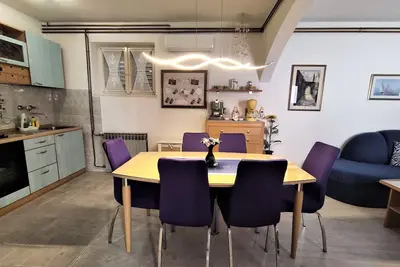 Image de Appartement de trois chambres avec air conditionné Makarska (A-6784-b)