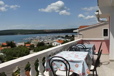 Image de Appartement de deux chambres avec la terrasse et la vue sur le mer Punat, Krk (A-5343-a)