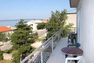 Image de Appartement de deux chambres avec le balcon et la vue sur le mer Novi Vinodolski (A-5537-a)