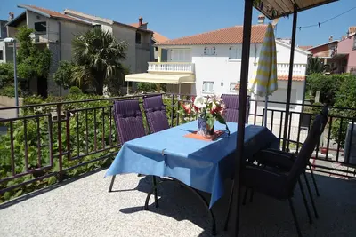 Image de Appartement de deux chambres avec la terrasse Vodice (A-12721-a)