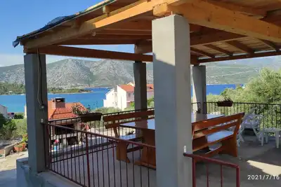 Image de Appartement de deux chambres avec la terrasse et la vue sur le mer Kneza, Korcula (A-4342-b)