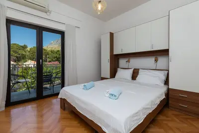 Appartement d'une chambre avec le balcon et la vue sur le mer Lokva Rogoznica, Omis (A-2973-d)