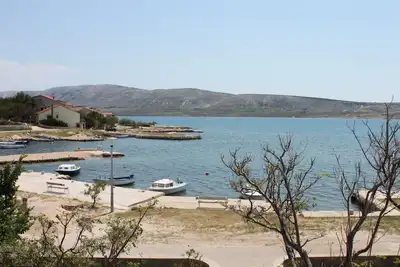 Image de Appartement de deux chambres prés de la plage Kustici, Pag (A-6355-c)