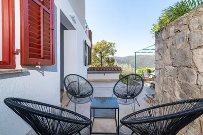 Image de Appartement de deux chambres avec la terrasse et la vue sur le mer Rabac, Labin (A-7622-a)