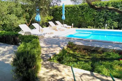 Image de Appartement d'une chambre avec la terrasse Mavarstica, Ciovo (A-2053-a)