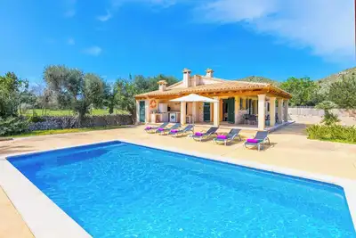Image de Villa Marilen Petit - Cette villa comprend une piscine privée, Wi-Fi & A \/ C