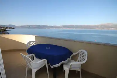 Image de Appartement de deux chambres prés de la plage Slatine, Ciovo (A-1139-d)