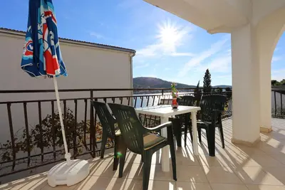 Image de Appartement de deux chambres prés de la plage Rogoznica (A-10338-b)