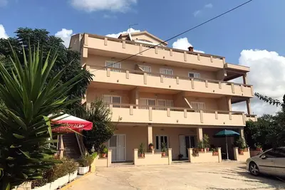 Image de Appartement d'une chambre avec une piscine Novalja, Pag (A-211-e)