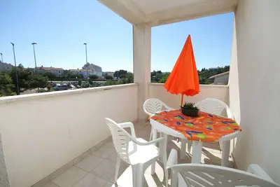 Image de Appartement de deux chambres avec la terrasse Mali Losinj, Losinj (A-8090-b)