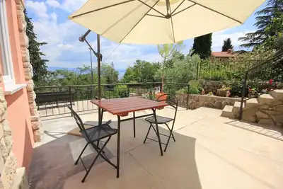 Image de Appartement d'une chambre avec la terrasse et la vue sur le mer Medveja, Opatija (A-2305-c)