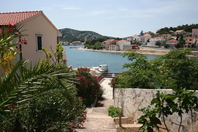 Image de Appartement de trois chambres avec la terrasse et la vue sur le mer Tisno, Murter (A-5142-a)
