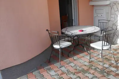 Image de Appartement d'une chambre avec la terrasse Mavarstica, Ciovo (A-11208-c)