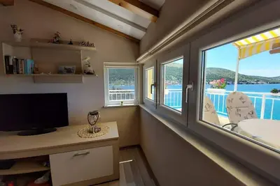 Image de Appartement de deux chambres prés de la plage Grebastica, Sibenik (A-8333-a)