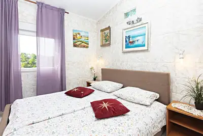 Image de Appartement de deux chambres prés de la plage Grebastica, Sibenik (A-461-b)