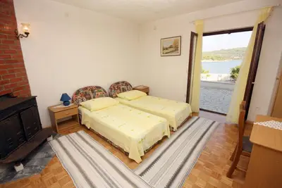 Image de Appartement d'une chambre prés de la plage Necujam, Solta (A-5162-d)