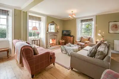 Image de Abbey House Coldstream - Une élégante maison d'époque avec une vue imprenable sur la rivière