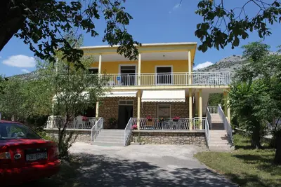 Image de Appartement de deux chambres avec le balcon Starigrad, Paklenica (A-6623-c)