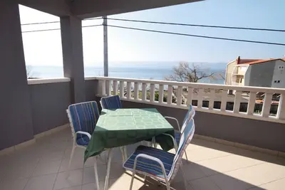 Appartement de deux chambres avec la terrasse et la vue sur le mer Duce, Omis (A-5261-b)