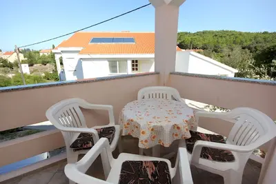 Image de Appartement de deux chambres avec la terrasse et la vue sur le mer Lukoran, Ugljan (A-836-a)