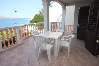 Garçonnière avec la terrasse et la vue sur le mer Zubovici, Pag (As-6394-a)