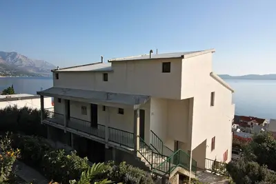 Image de Appartement d'une chambre avec le balcon et la vue sur le mer Pisak, Omis (A-5154-b)
