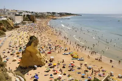Image de Appartement 2 chambres à Albufeira à 5 min de la plage de Falesia et à proximité du centre!