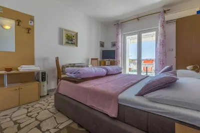 Image de Garçonnière avec la terrasse et la vue sur le mer Selce, Crikvenica (As-2356-a)