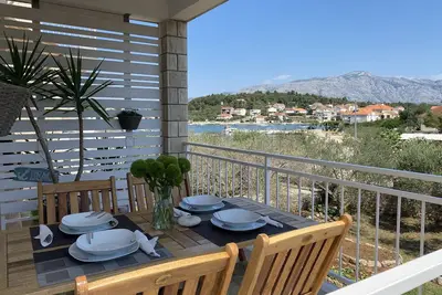 Image de Appartement d'une chambre avec la terrasse et la vue sur le mer Lumbarda, Korcula (A-4393-a)