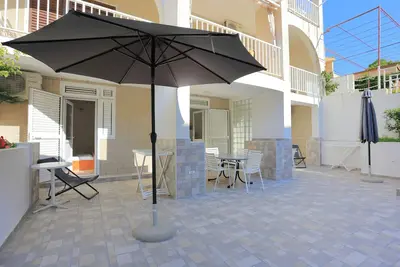 Image de Appartement de deux chambres avec la terrasse Baska Voda, Makarska (A-2756-a)