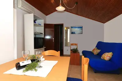Image de Appartement d'une chambre avec le balcon et la vue sur le mer Jezera, Murter (A-5079-b)