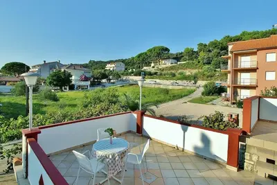 Appartement d'une chambre avec la terrasse et la vue sur le mer Kampor, Rab (A-5000-b)