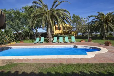 Image de Villa isolée incroyable, à seulement 18 km de la plage!