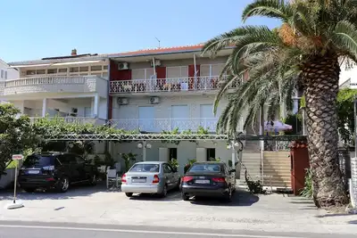 Image de Appartement d'une chambre prés de la plage Duce, Omis (A-10304-b)