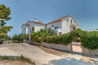 Image de Appartement de deux chambres avec le balcon Mali Losinj, Losinj (A-3441-a)